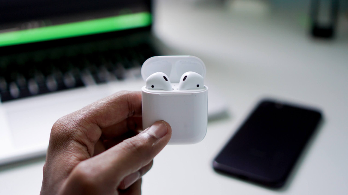 Apple AirPods 13