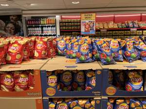 2 zakken Lays chips voor €0,99 (alleen naturel & paprika) bij Hoogvliet Supermarkt