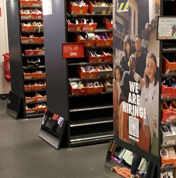 Nike Utrecht Overvecht outlet store 50% korting en soms 70% op de sale prijs (lokaal?)