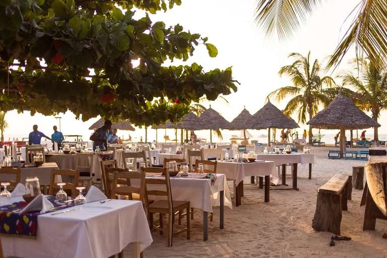 2 personen 16 dagen Zanzibar logies ontbijt voor €1278 p.p. @ Corendon