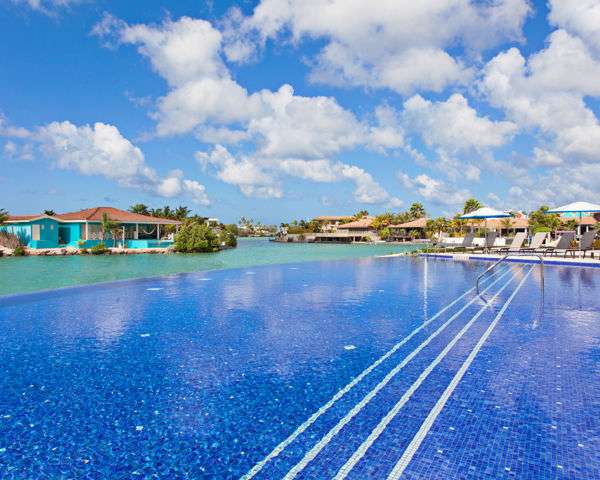 8 dagen Corallium Hotel & Villas Bonaire 4* incl. KLM vluchten (2 personen) voor €848 @ Corendon