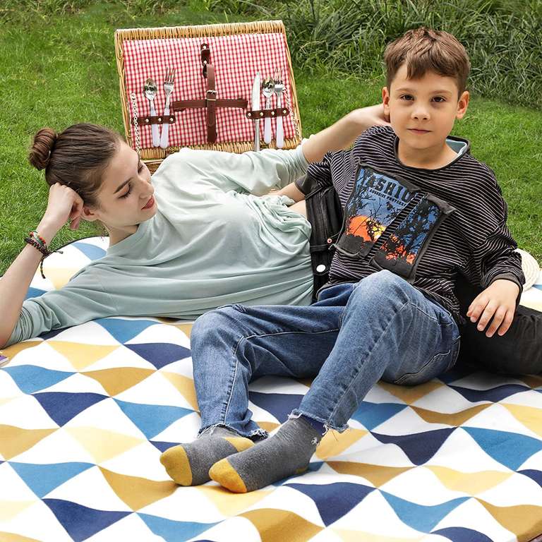 Songmics 200 x 200 cm picknickkleed met handvat voor €18,39 @ Amazon NL