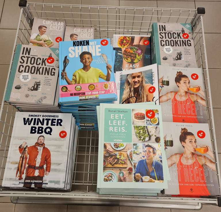 Diverse kookboeken voor € 5,00 bij de lokale Albert Heijn