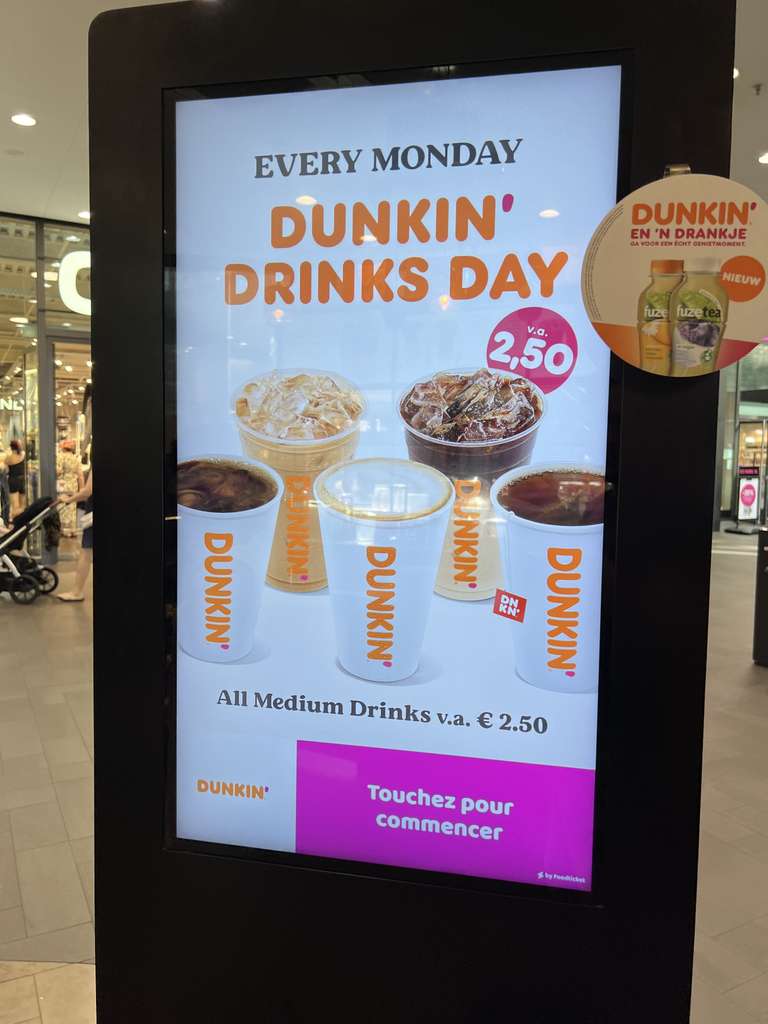 Iedere maandag medium drankje voor €2,50 @Dunkin donuts