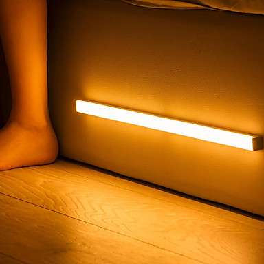 LED lampje met bewegingssensor 30cm warm wit licht voor €10,79 @