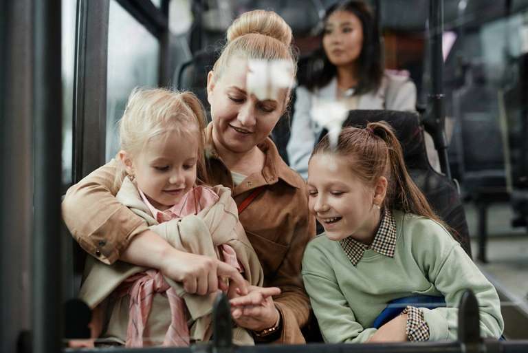 Actie RRReis-bussen in Overijssel en Noord-Veluwe (EBS) : kinderen reizen gratis mee