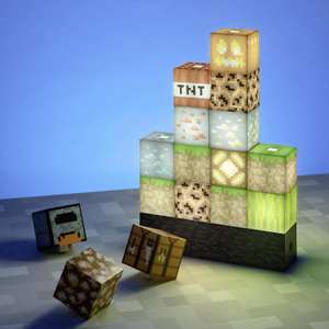 16 afzonderlijke Minecraft blokken, als lampje naar keuze op te stapelen voor €35,19