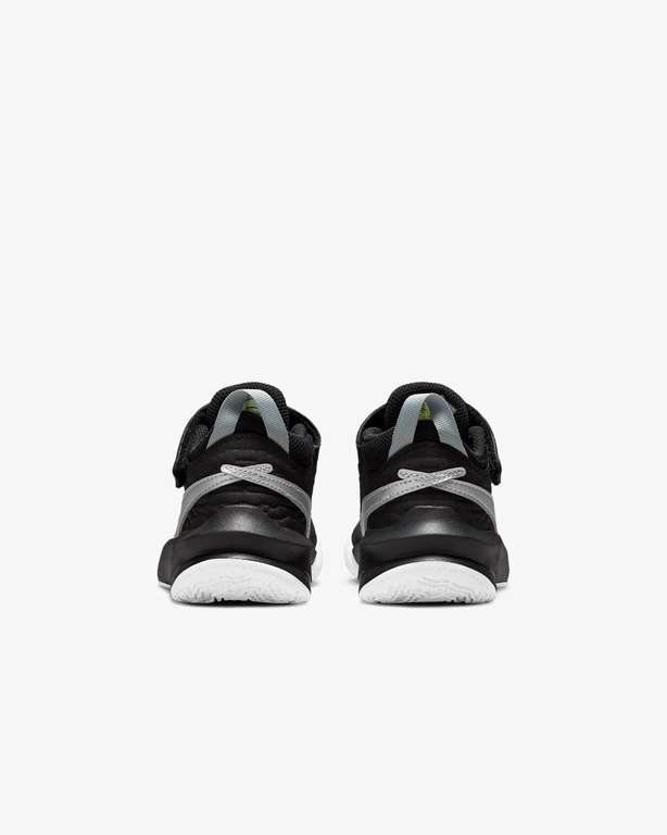 Nike Team Hustle D 9 kinder schoenen (23,5 t/m 35)