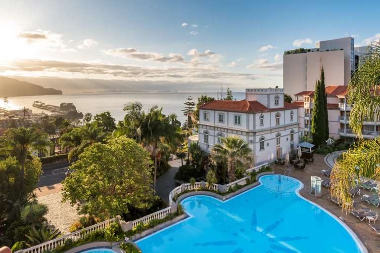 8 dagen halfpension 4* hotel Madeira incl. vluchten voor €503 p.p. @ Corendon