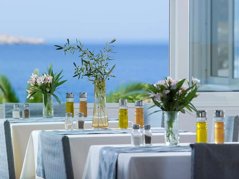 Logies ontbijt op eiland Karpathos v.a. €377,84 p.p. voor 8 dagen met 2p @ Sunweb
