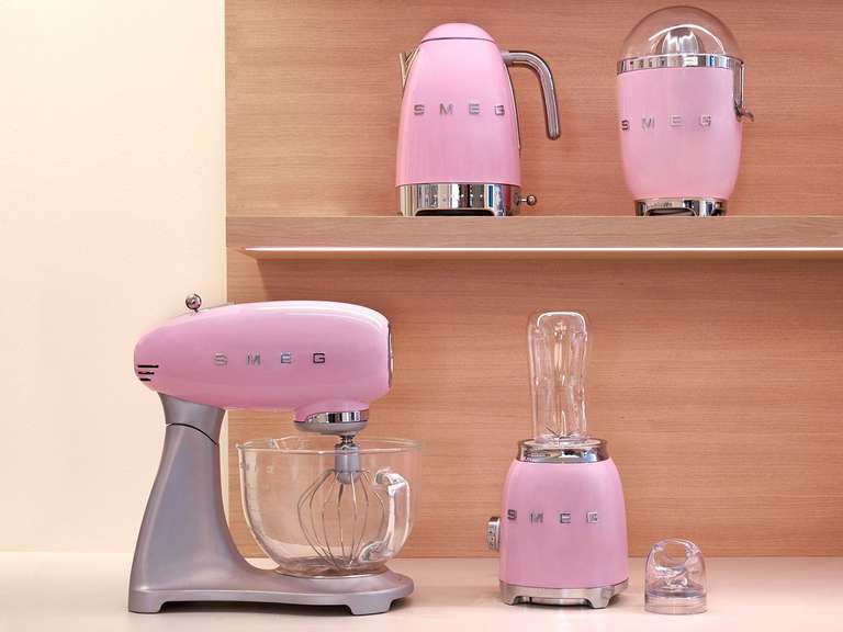 Smeg Keukenmachine SMF02 (roze) voor €189,95 @ iBOOD