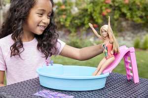[Prime] Barbie speelset GHL91 met Barbie + zwembad + accessoires voor €10,30 @ Amazon NL