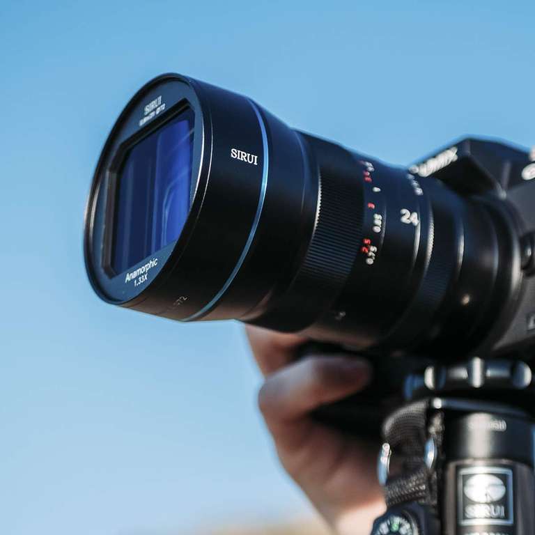 Sirui SIRUI SR24 24mm f2.8 Anamorphic Lens 1.33x (M4/3 mount)
