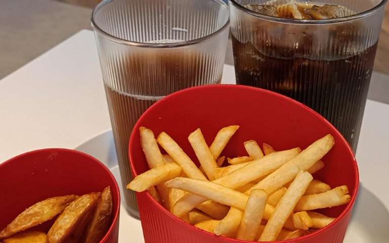 Bespaar tot €1 bij McDonalds. Kies voor “hier opeten” en niet voor "meenemen"